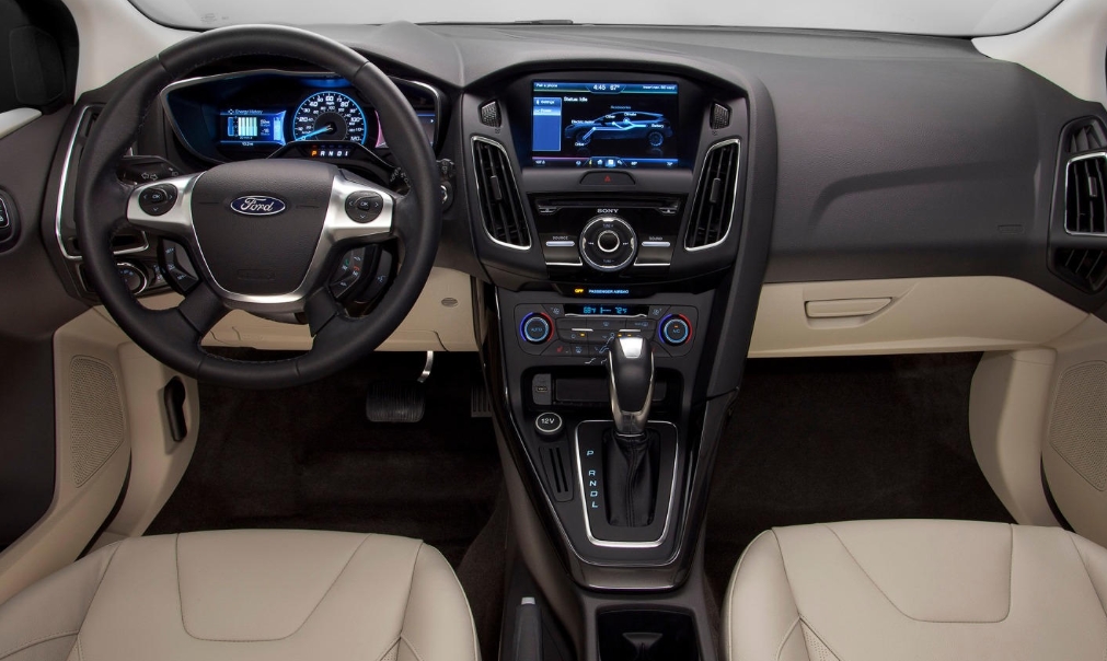2025 Ford Focus Electric Interior