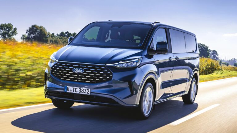 2025 Ford Tourneo Custom: A Comprehensive Guide to Its Specifications