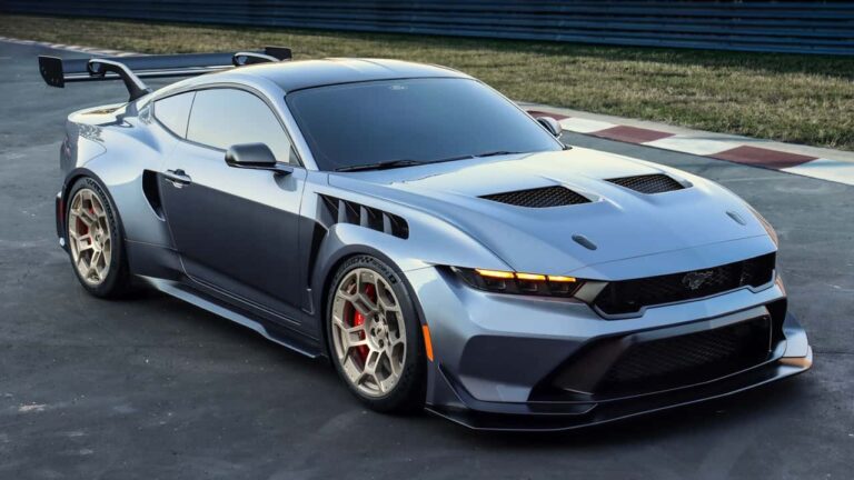 Unveiling the New 2025 Ford Mustang Boss 302: Specs, Features, and Performance